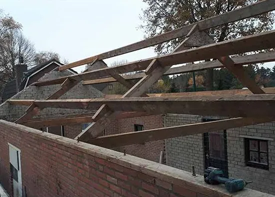 Dakisolatie in uitvoering door Aannemer WVB